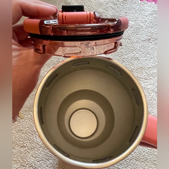 BrüMate Limited Edition 35oz. Tumbler - Picture 4 of 5